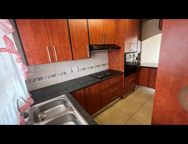 2 BEDROOM TOWNHOUSE FOR SALE IN BRACKENDOWNS